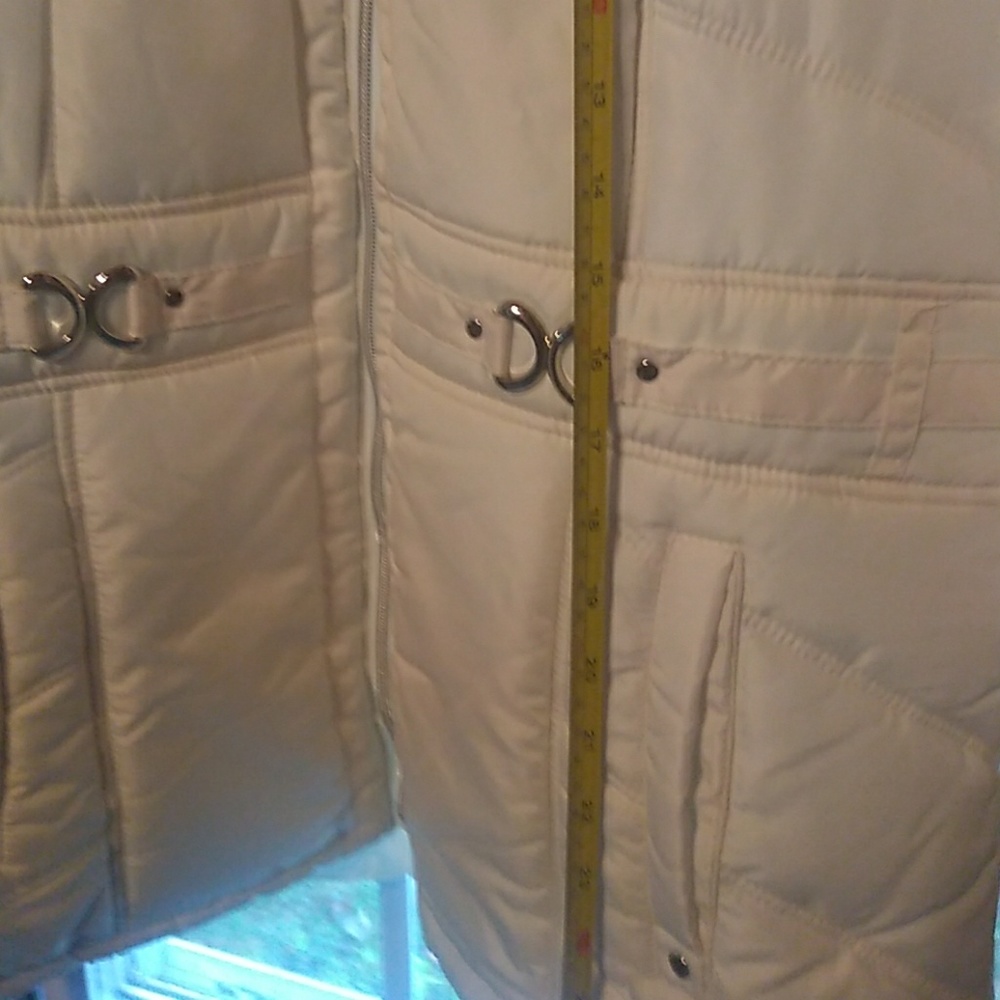 White winter jacket - Picture 5 of 6